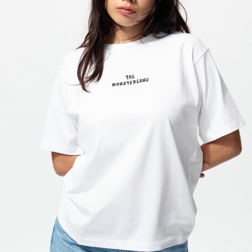 POP MART x Uniqlo Labubu - UT Graphic T-Shirt North America Exclusive M - Picture 4 of 6